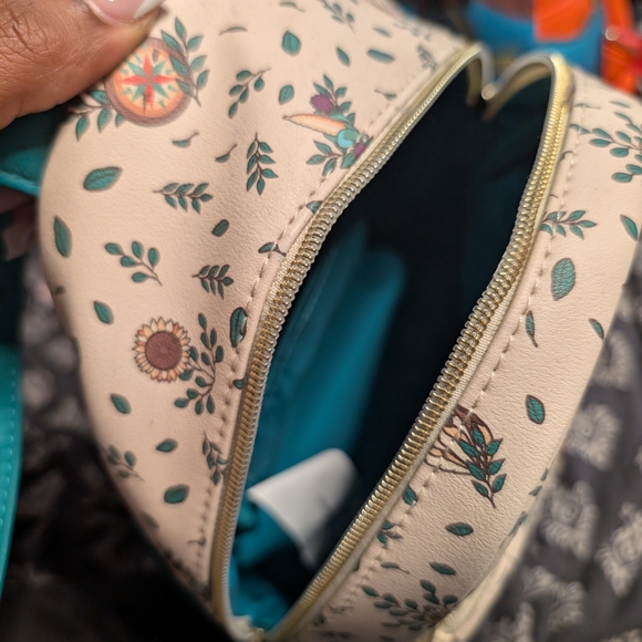 Loungefly Pocahontas Cream Backpack - Picture 5 of 6